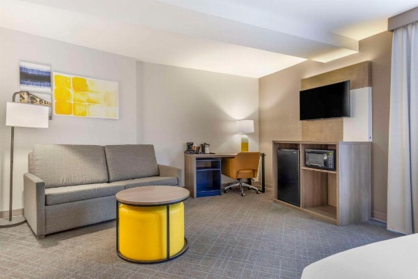 Comfort Suites Columbia Northeast - Fort Jackson image 16